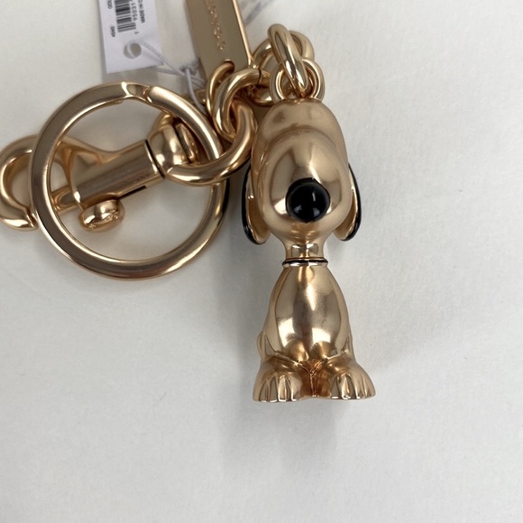 Coach Snoopy bag charm keychain NWT! Peanuts - Picture 4 of 12